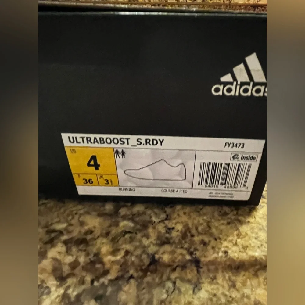NWT Adidas Women’s 5.5/Youth 4 Ultraboost Sneaker